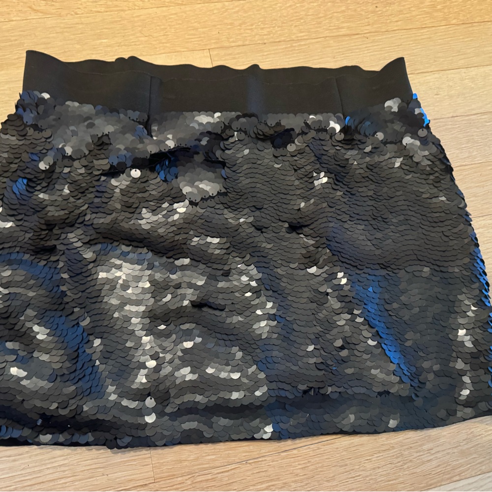Black mini sequin skirt